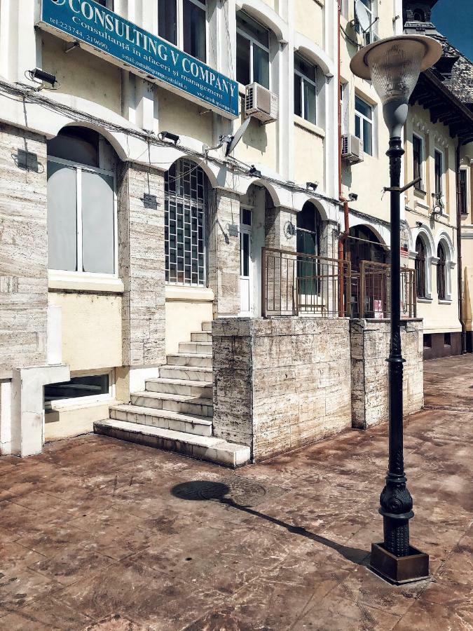 Studio Central Targu Jiu Exterior photo